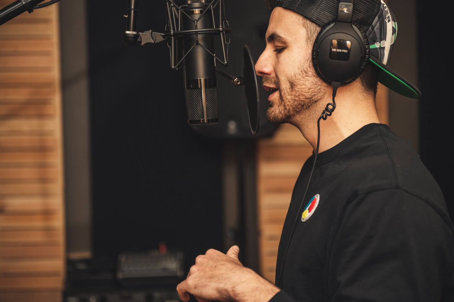 10 Best Studio Headphones Under 200 Dollars On Earth